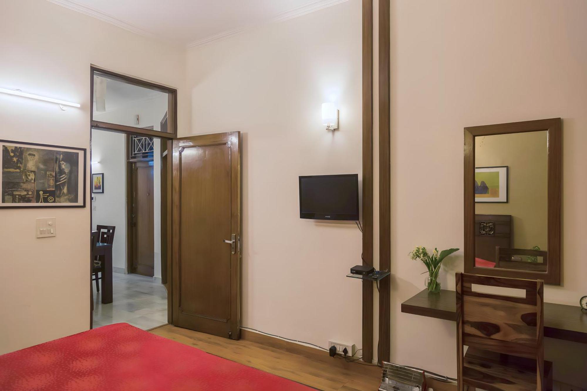 Woodpecker Apartments Hauz Khas Нью-Дели Экстерьер фото