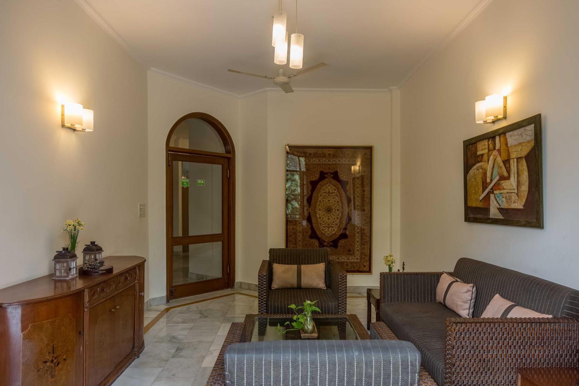 Woodpecker Apartments Hauz Khas Нью-Дели Экстерьер фото